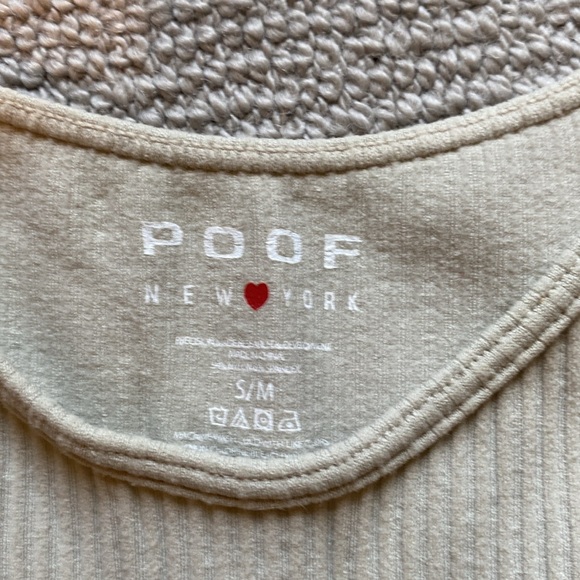 Beige greenish cream crop tank with cutout - Picture 3 of 3